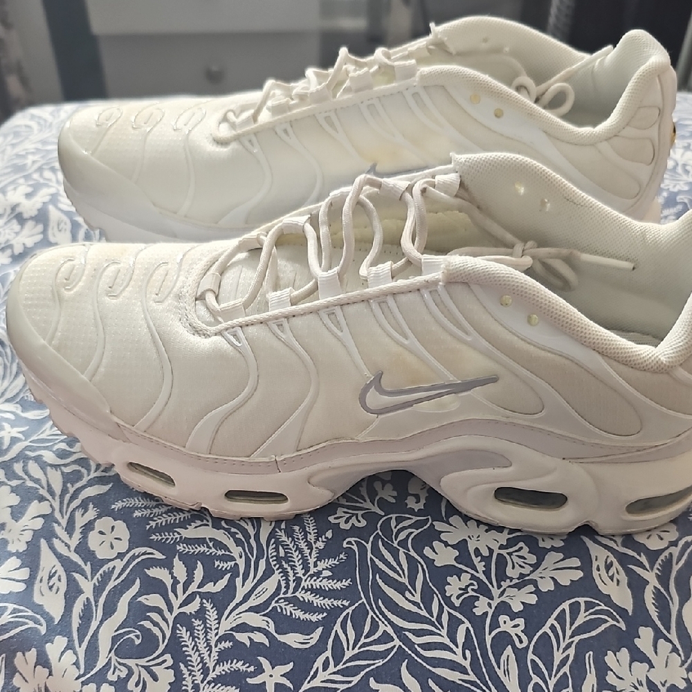 White Nike Sneakers